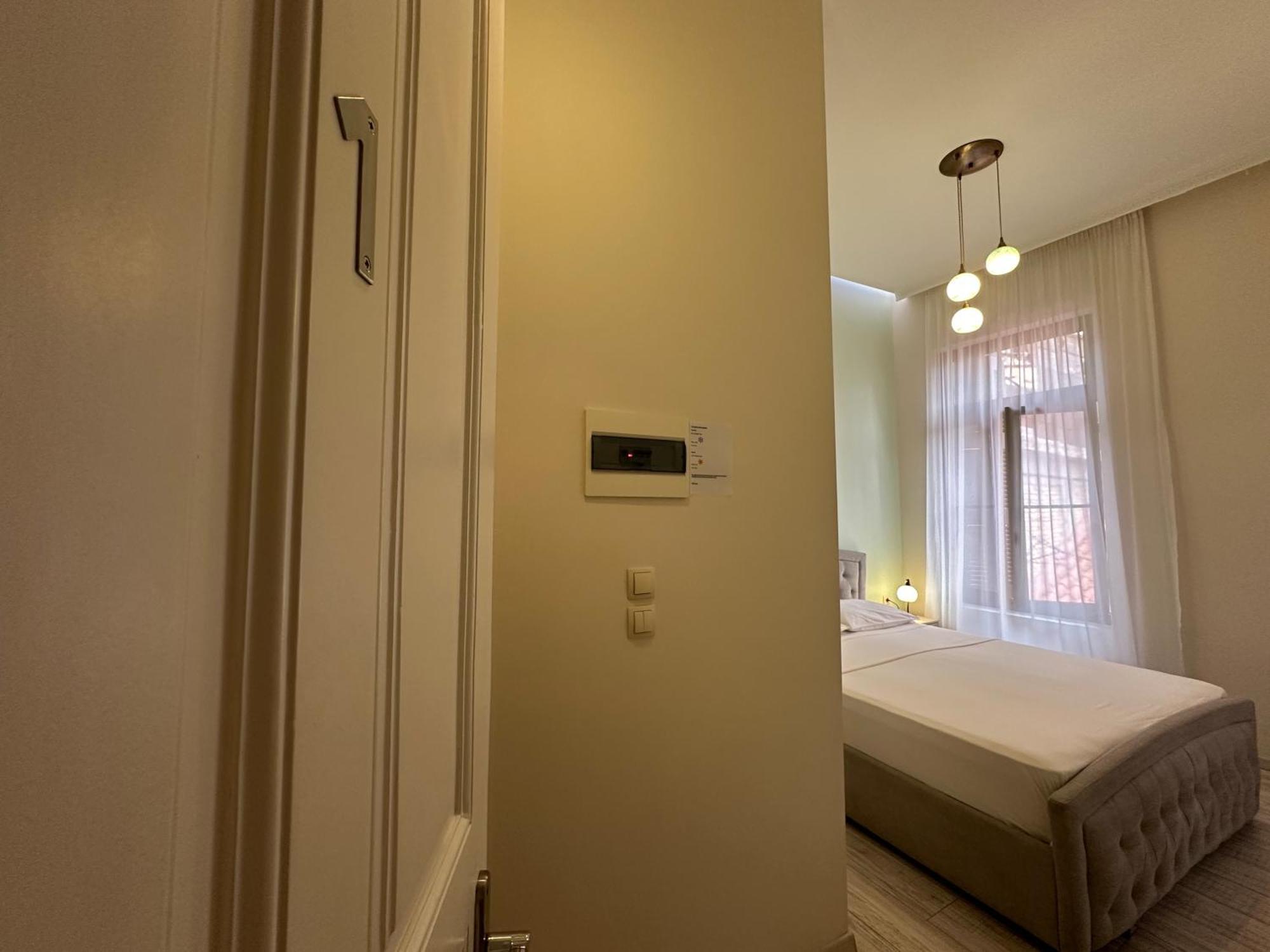 Theasis Athens Bed & Breakfast Luaran gambar